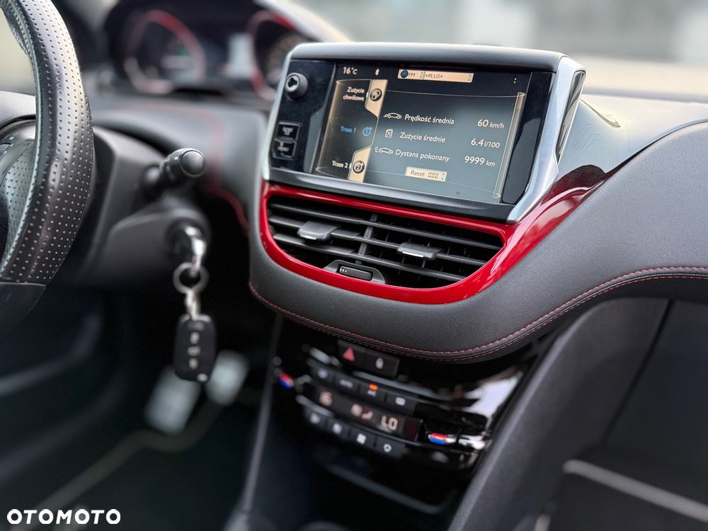 Peugeot 208 GTI 200 THP - 32