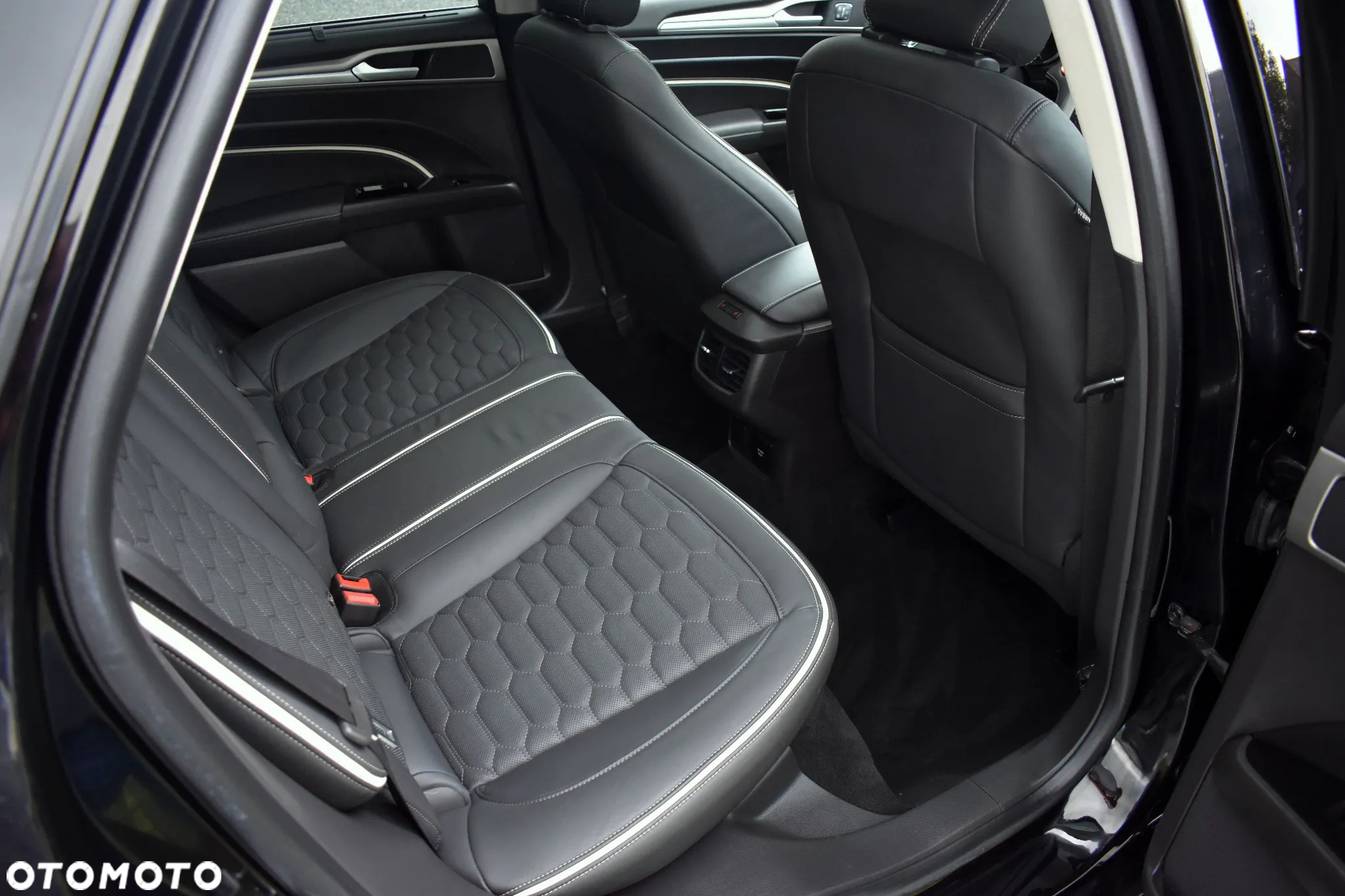 Ford Mondeo Vignale 2.0 TDCi PowerShift - 39