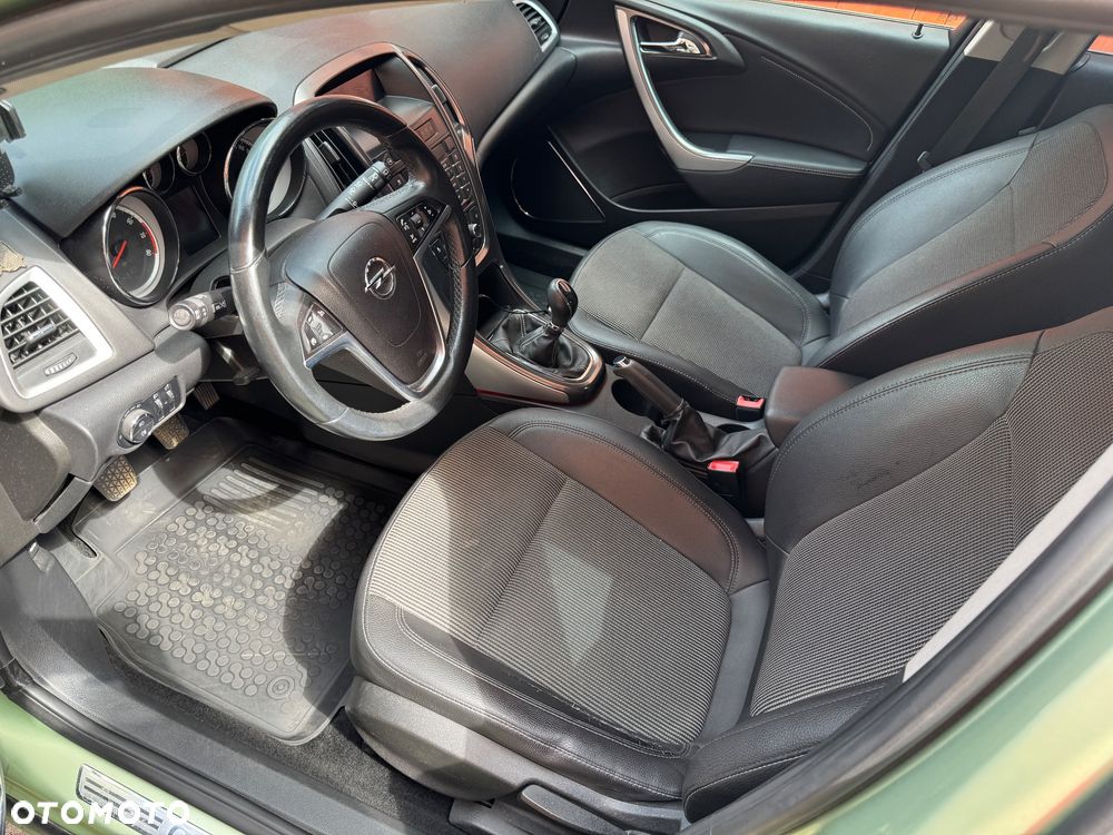 Opel Astra 1.4 T Cosmo - 11