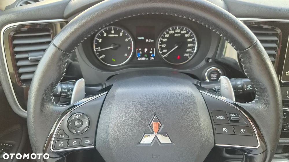 Mitsubishi Outlander 2.0 2WD CVT Edition+ - 16