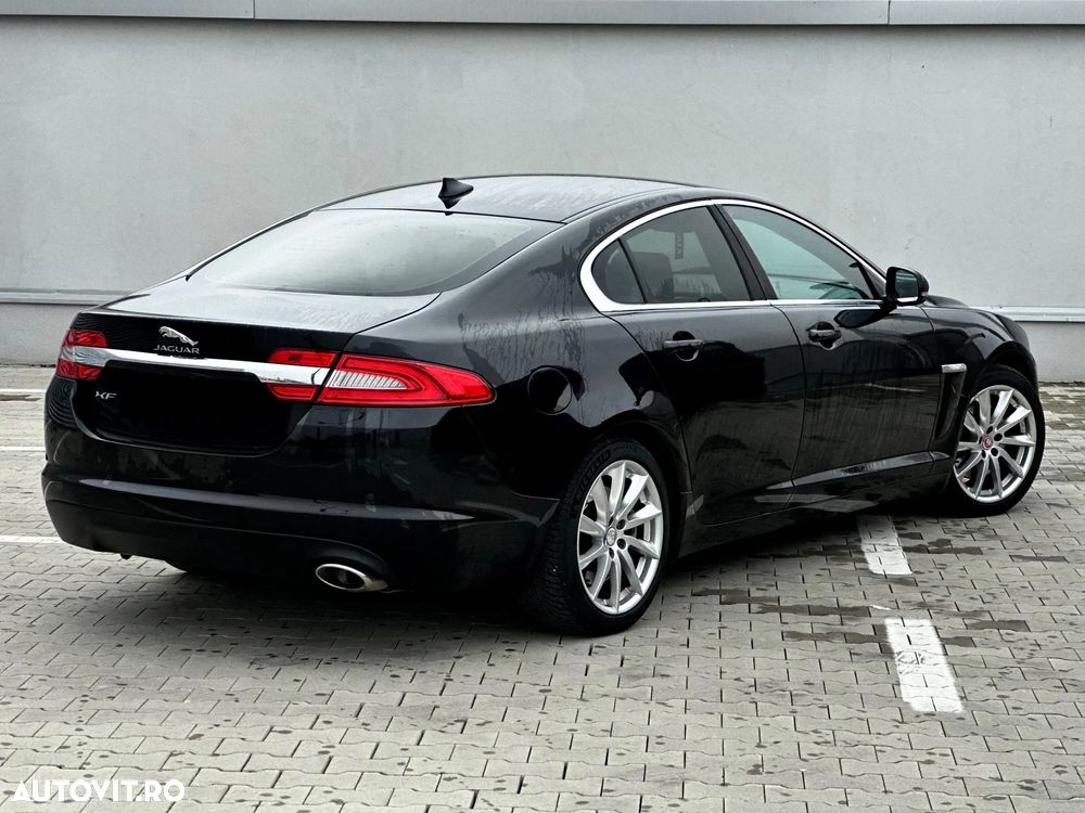 Jaguar XF 2.2D Luxury - 4