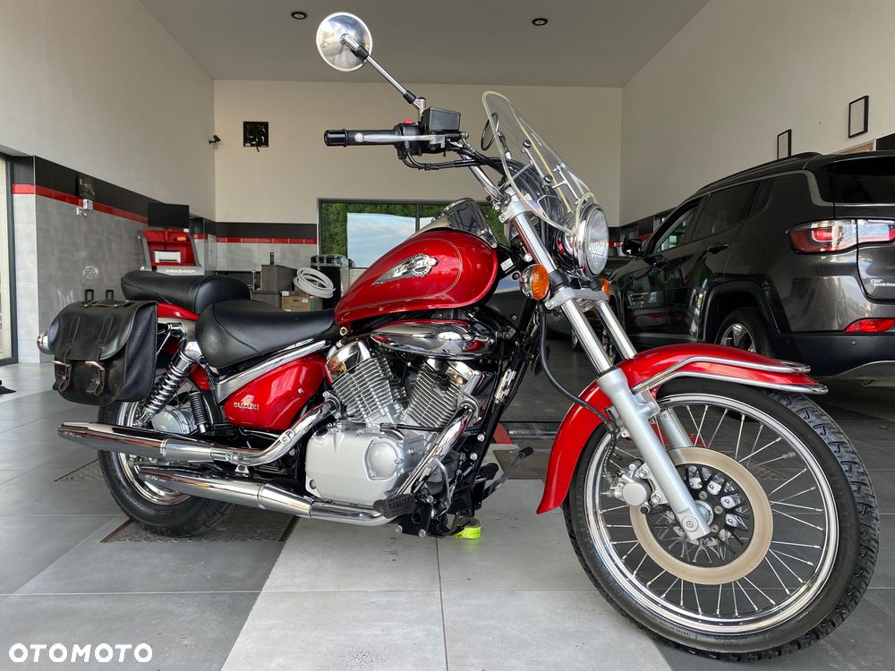 Suzuki Intruder - 3