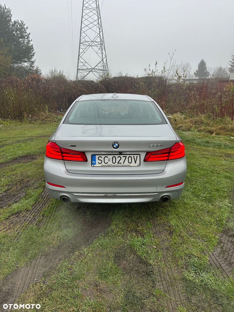 BMW Seria 5 530i xDrive Luxury Line - 31