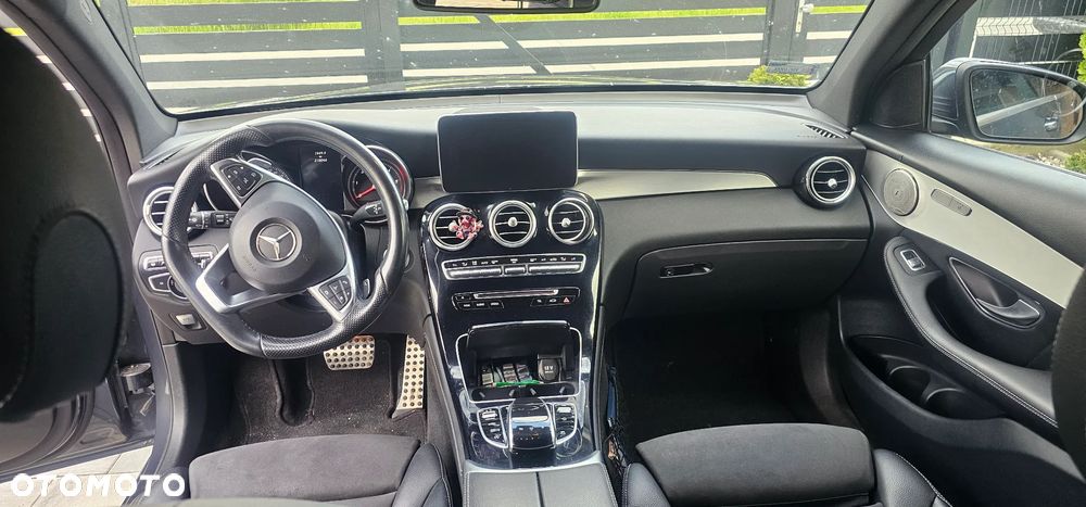 Mercedes-Benz GLC 250 d 4Matic 9G-TRONIC AMG Line - 10
