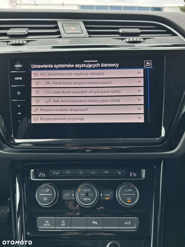 Volkswagen Touran - 22