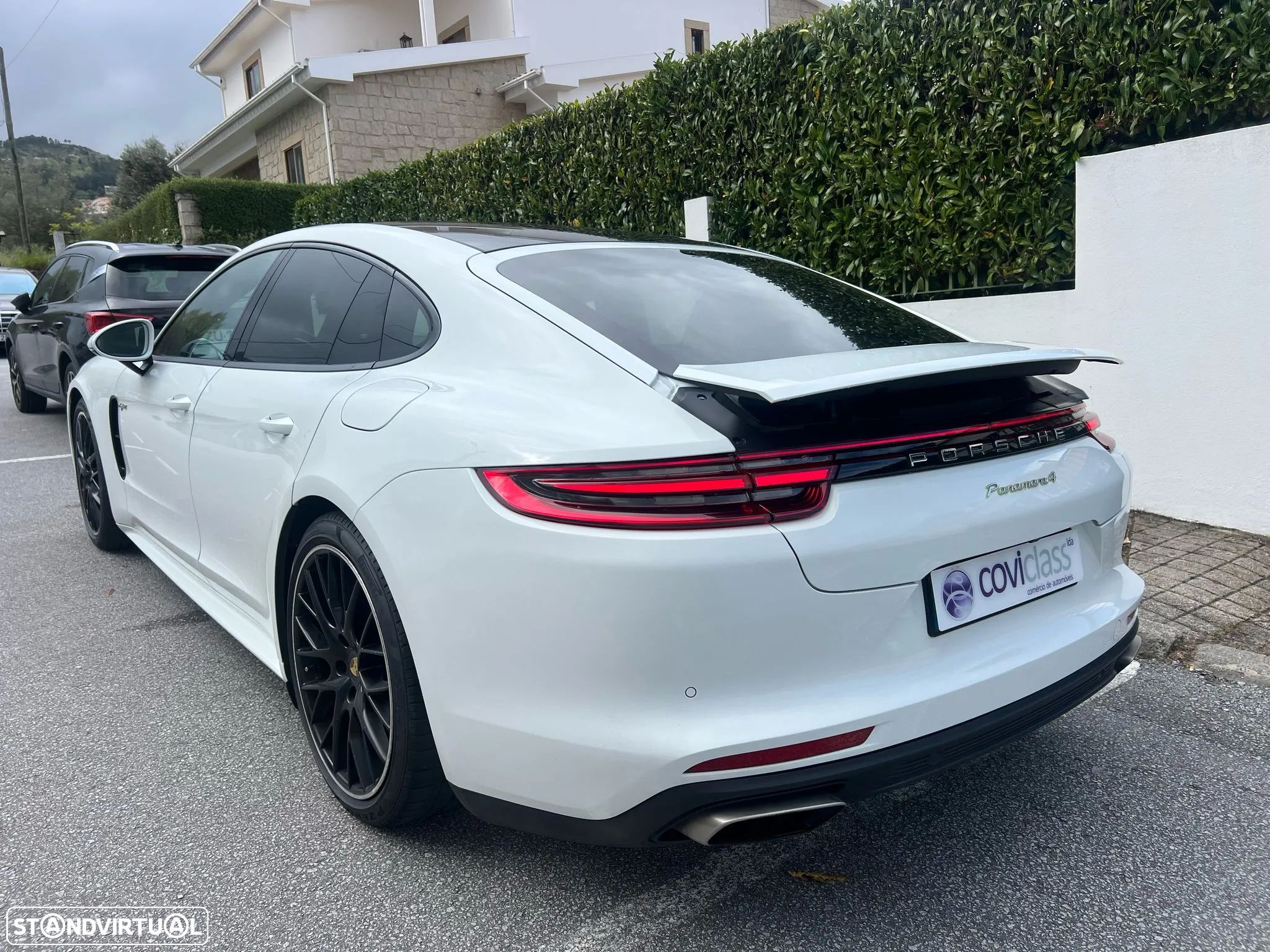 Porsche Panamera 4 E-Hybrid Executive - 1