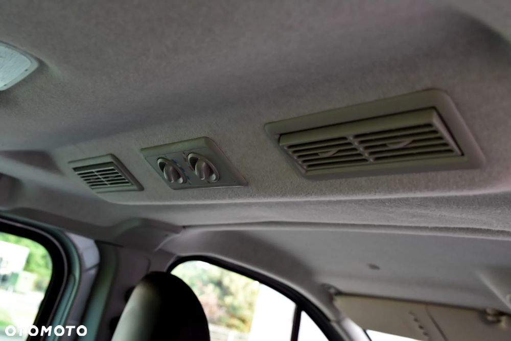 Opel Vivaro L2H1 2.9t Sport - 22