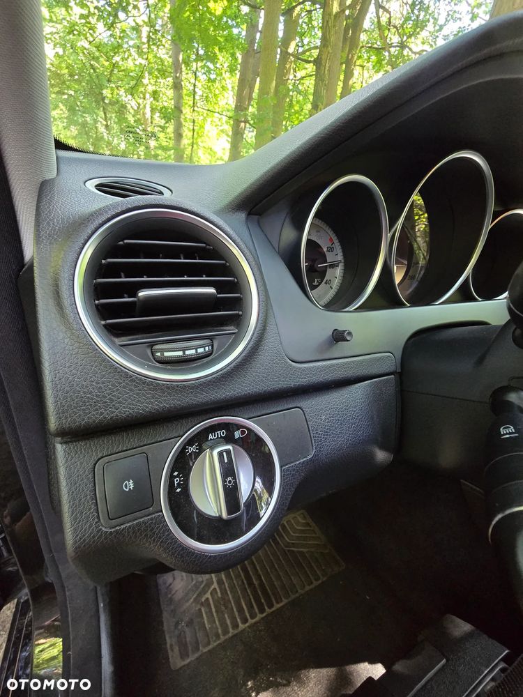 Mercedes-Benz Klasa C 220 CDI DPF Automatik BlueEFFICIENCY Avantgarde - 6