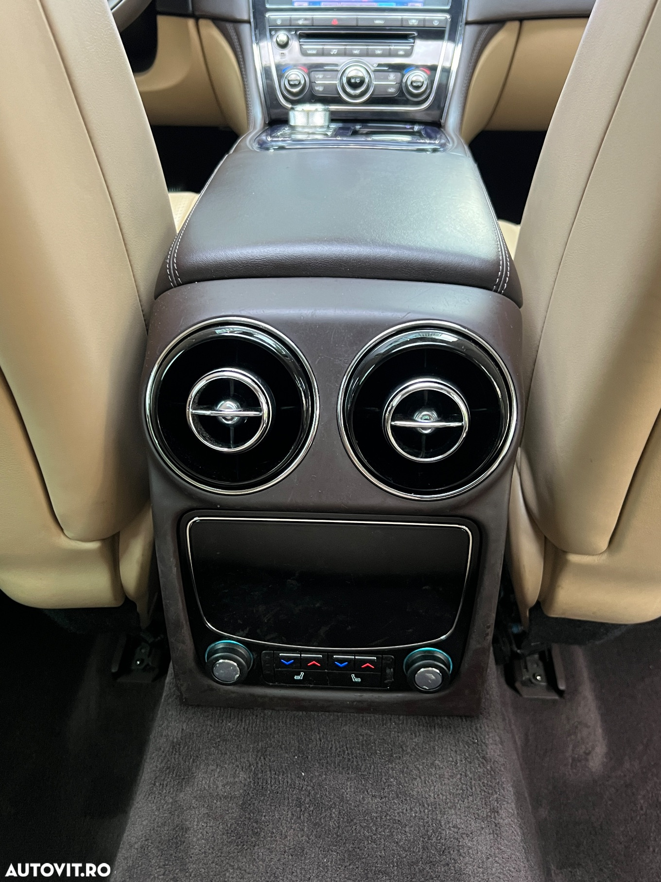 Jaguar XJ 3.0 V6 Premium Luxury Aut LWB - 22