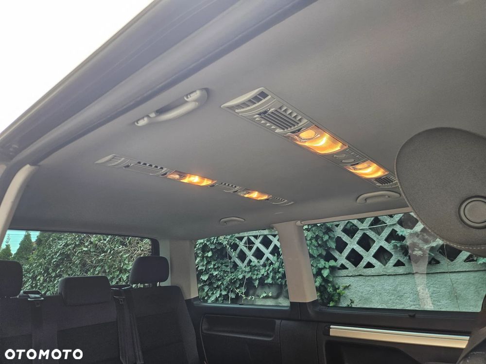 Volkswagen Multivan - 29