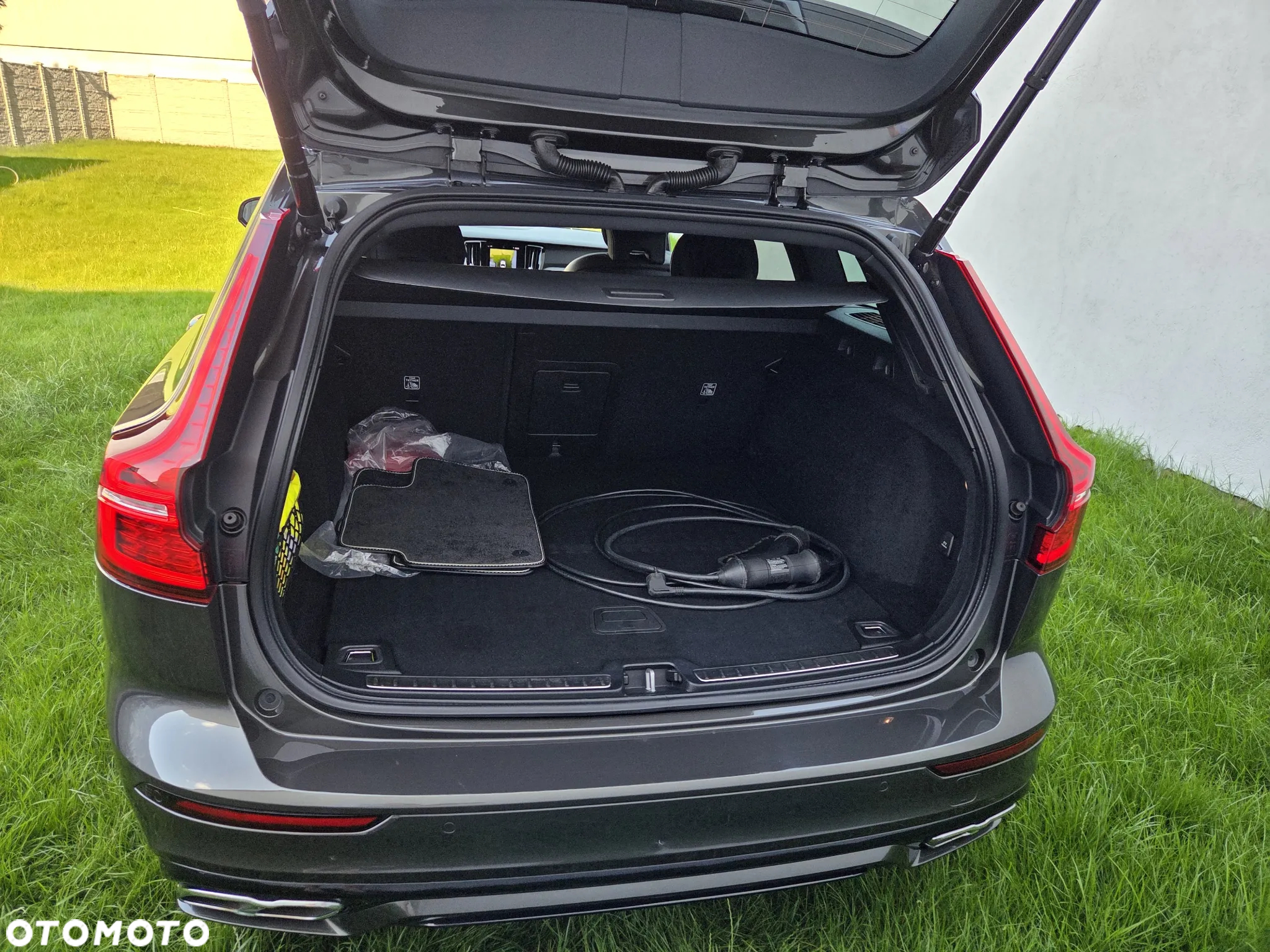 Volvo V60 T6 AWD Recharge Geartronic RDesign - 24