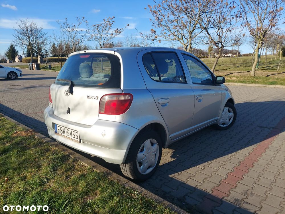 Toyota Yaris 1.0 Luna - 3