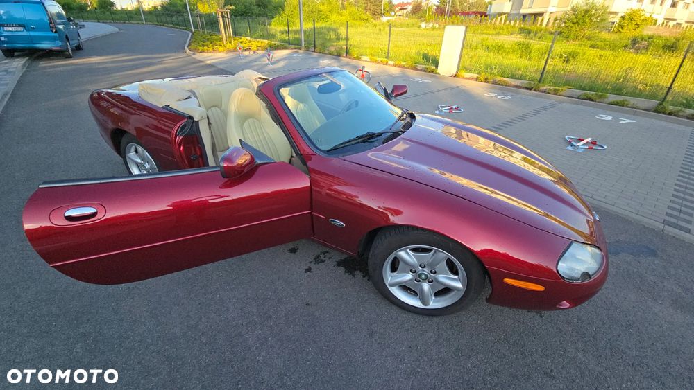 Jaguar XK8 - 21