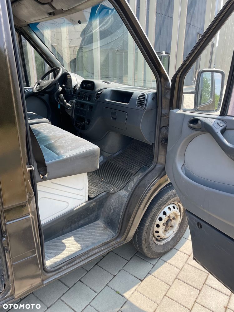 Mercedes-Benz Sprinter - 10