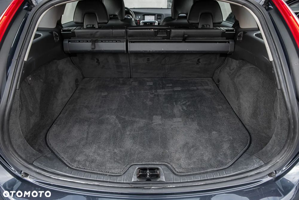 Volvo V60 D5 AWD Momentum - 29