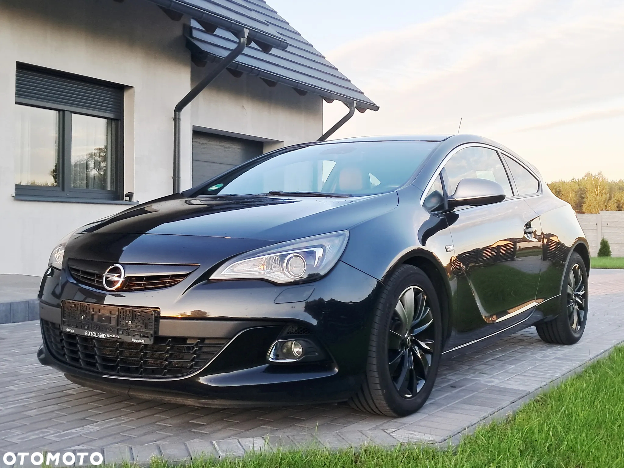 Opel Astra IV GTC 2.0 CDTI Bi-Turbo S&S - 2