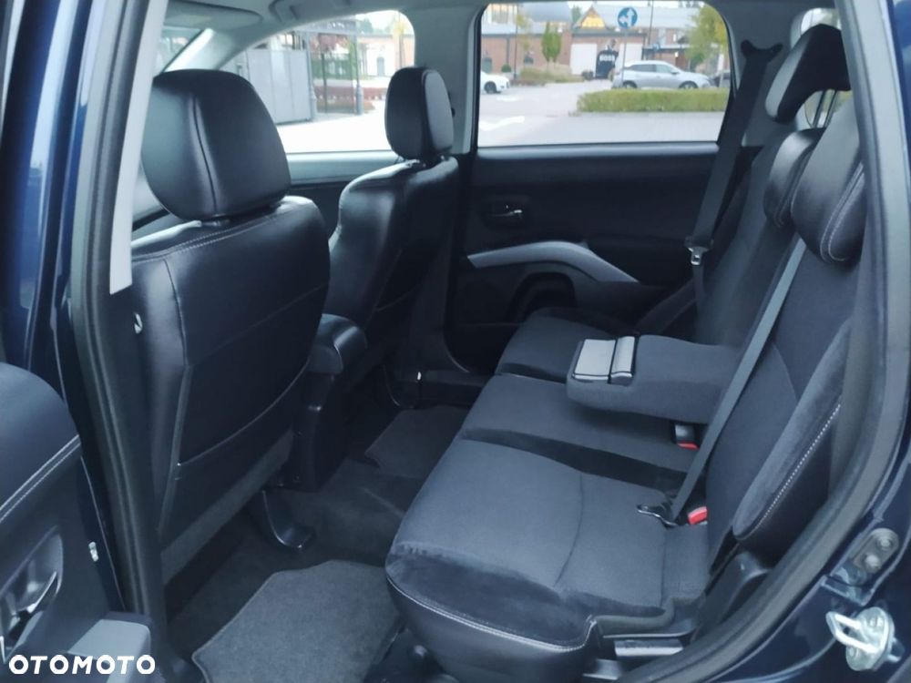 Mitsubishi Outlander 2.0 2WD Invite - 23