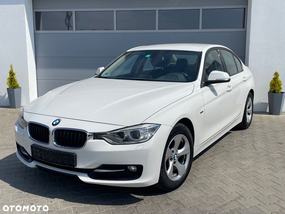 BMW Seria 3 320i Sport Line - 2