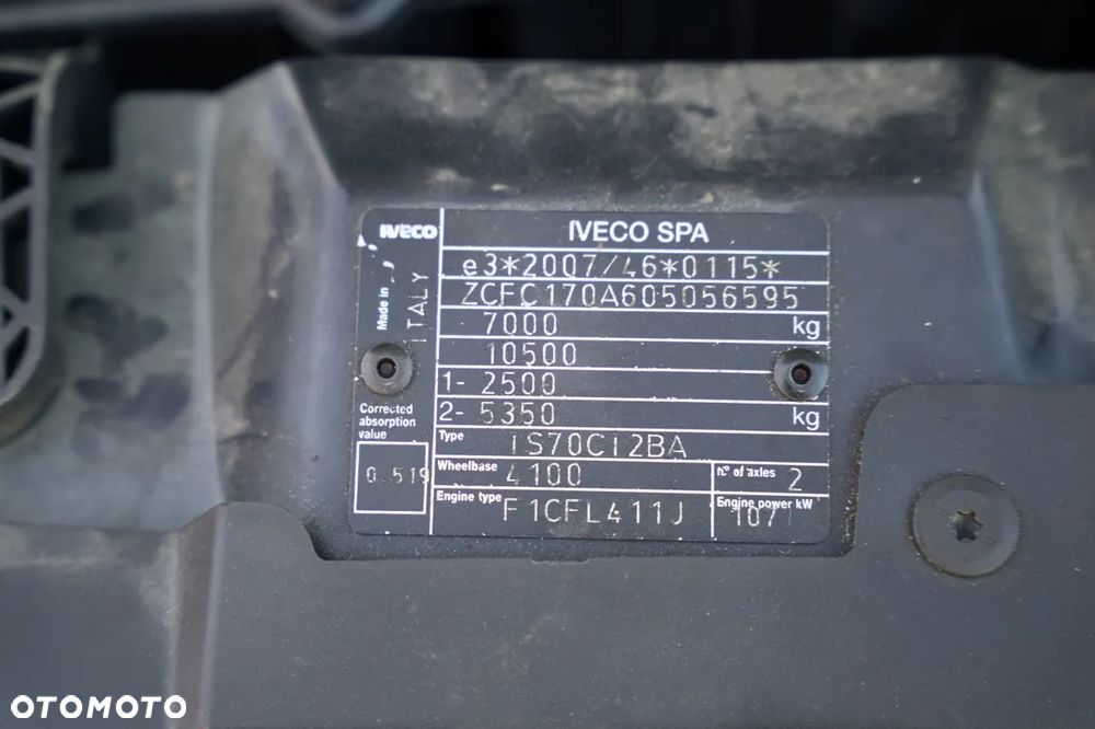Iveco DAILY 70-150 / CHŁODNIA / AGREGAT THERMO KING V -300 MAX / BLIŹNIAK / WINDA DHOLLANDIA / AUTOMAT / 3 MIEJSCA - 38