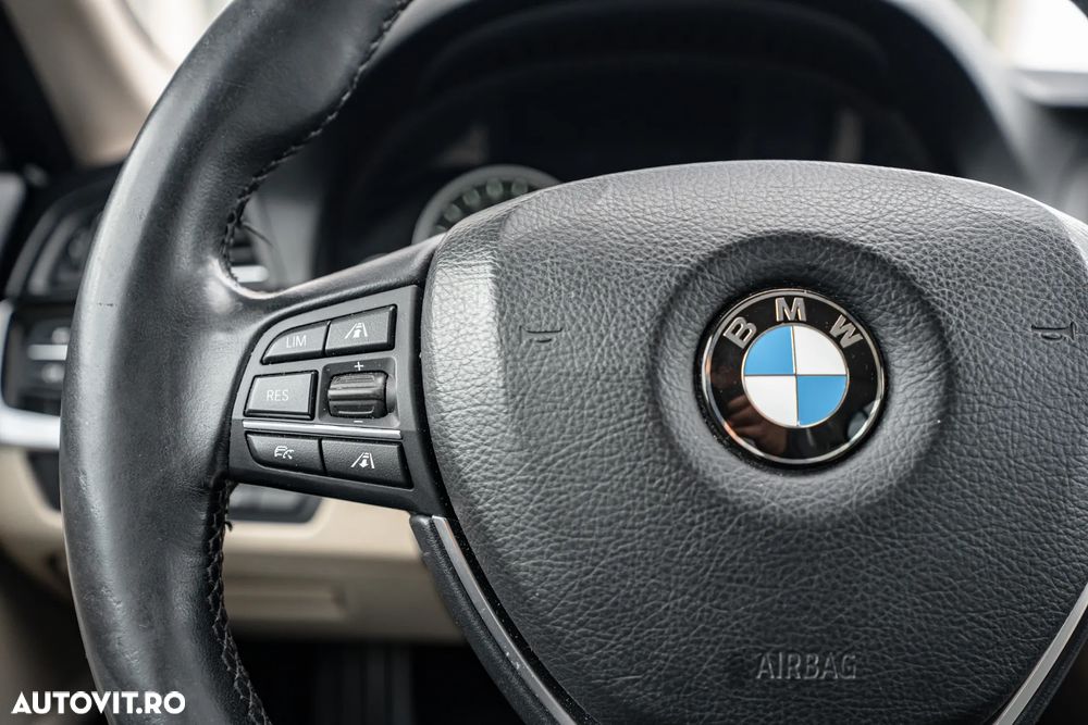 BMW Seria 5 530d xDrive - 14