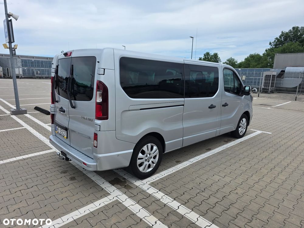 Renault Trafic 2.0 dCi EDC - 11