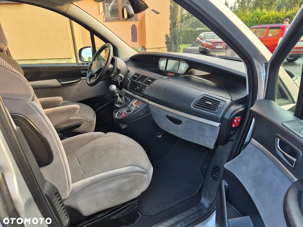 Peugeot 807 HDi 135 Active - 10