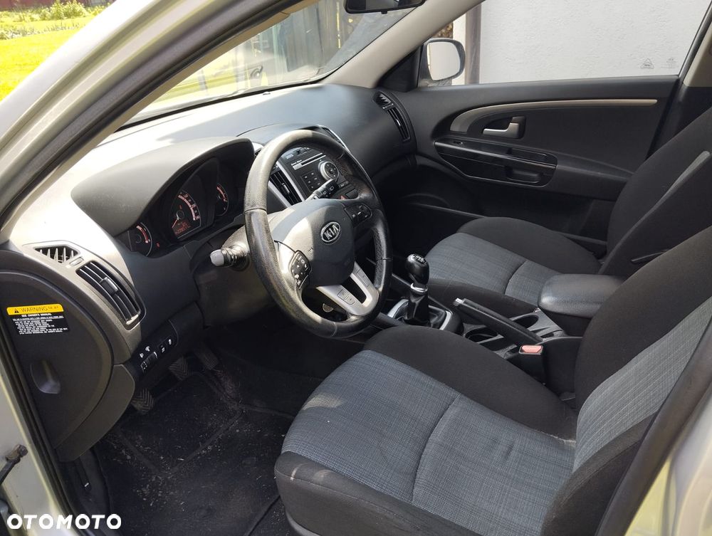 Kia Ceed 1.6 Crdi M Euro2012 - 3
