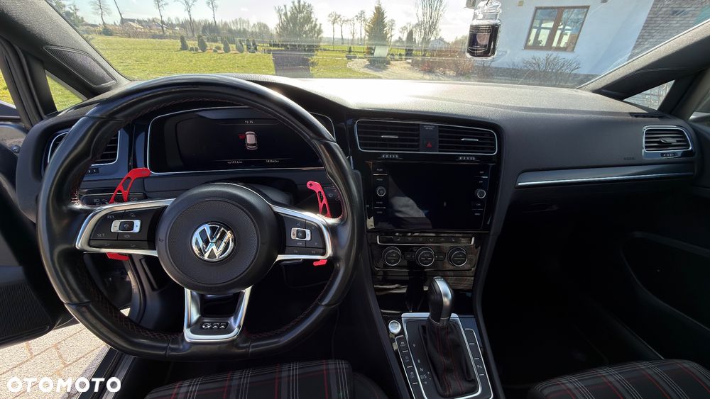 Volkswagen Golf - 13