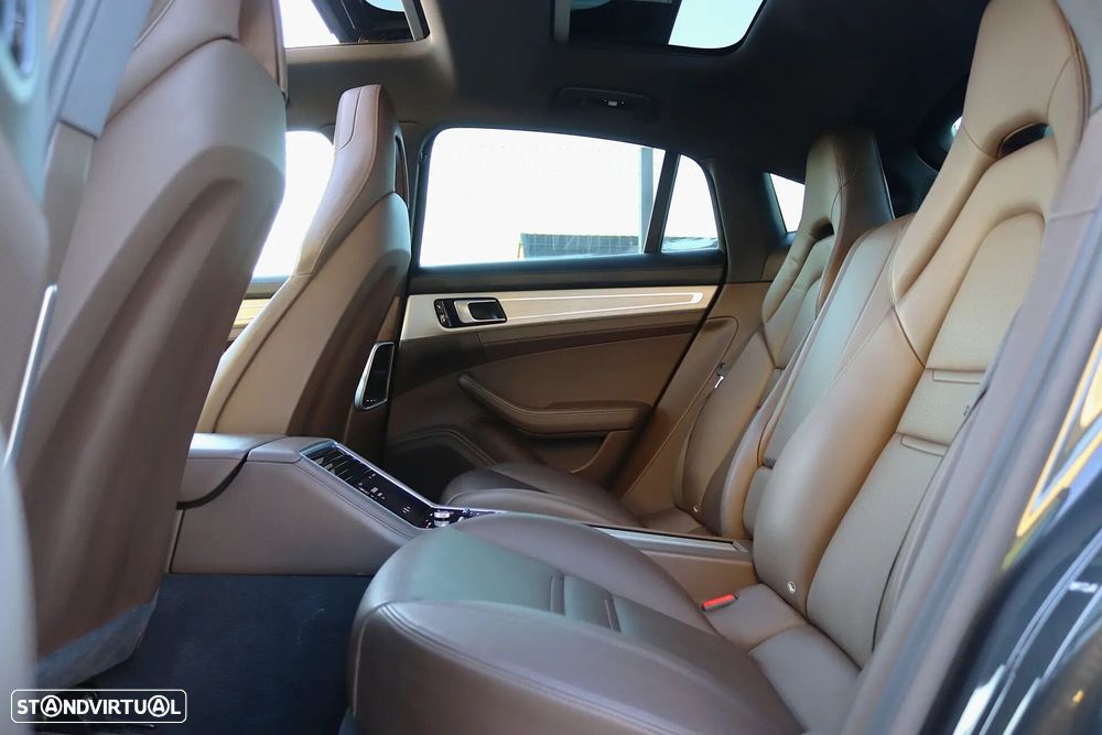 Porsche Panamera 4 E-Hybrid - 39