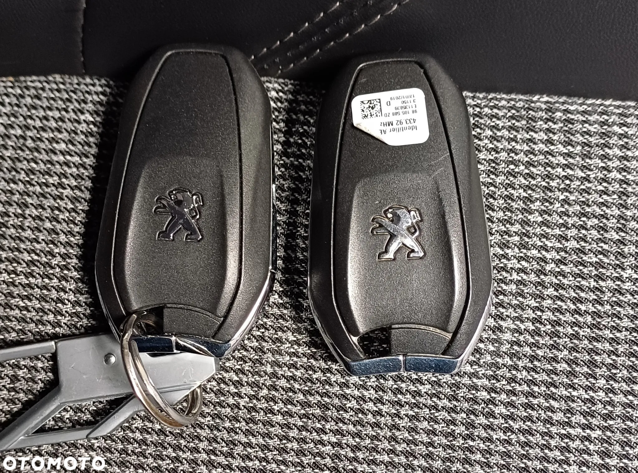 Peugeot 3008 BlueHDi 120 EAT6 Stop & Start Allure - 32