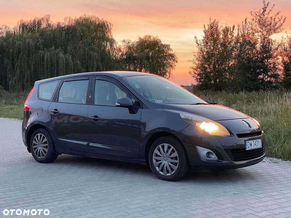 Renault Grand Scenic - 9
