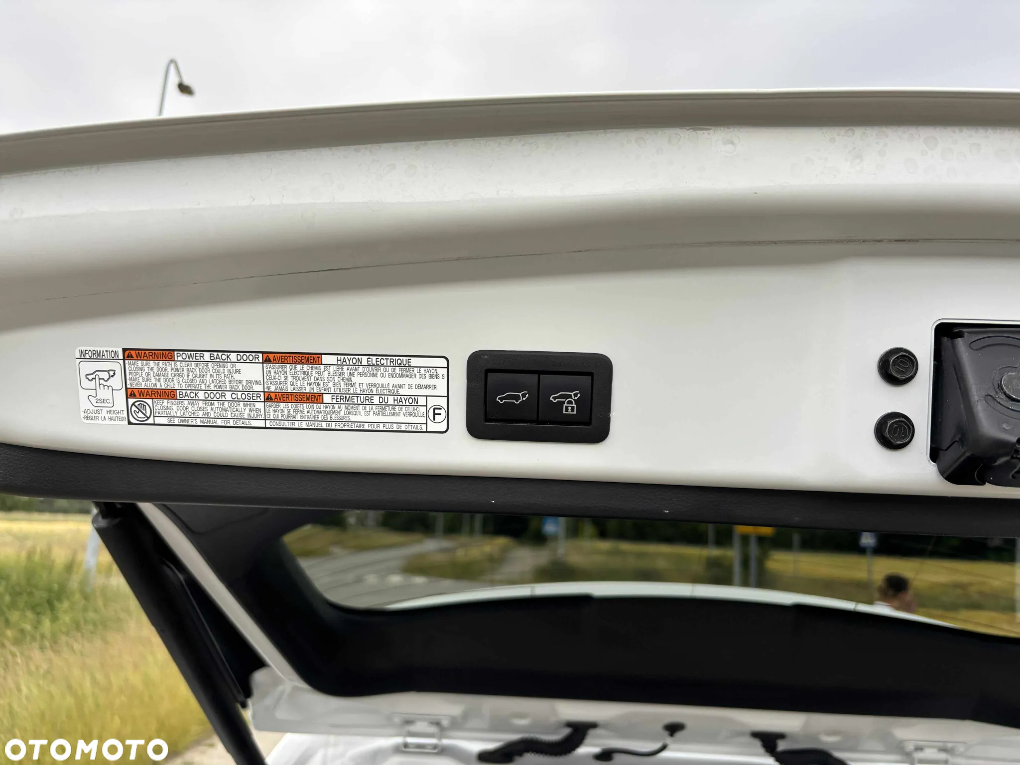 Toyota Corolla Cross 2.0 Hybrid Executive AWD - 25