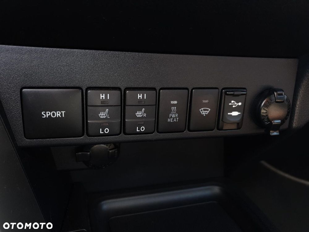 Toyota RAV4 2.0 D-4D Premium - 28