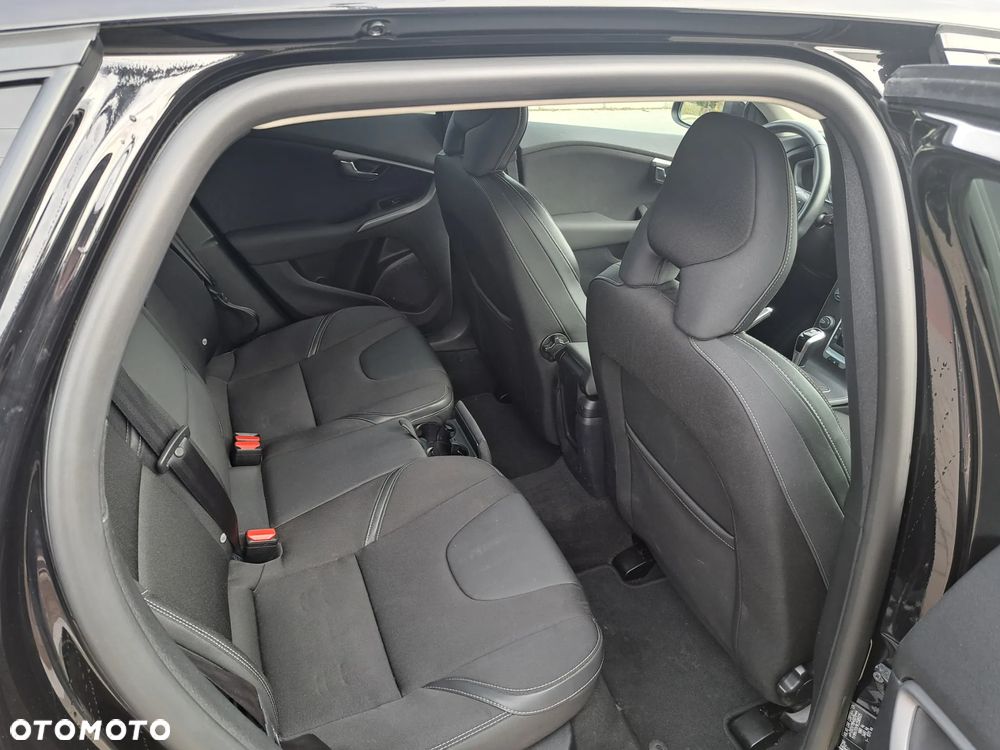 Volvo V40 D2 Momentum - 14