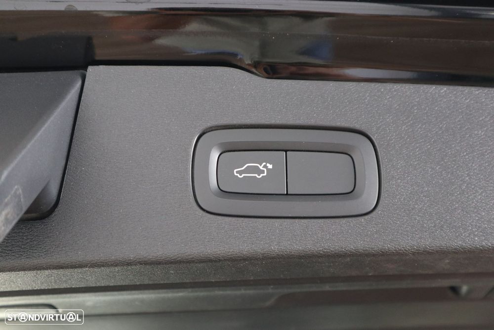 Volvo V60 2.0 D4 Momentum Geartronic - 7