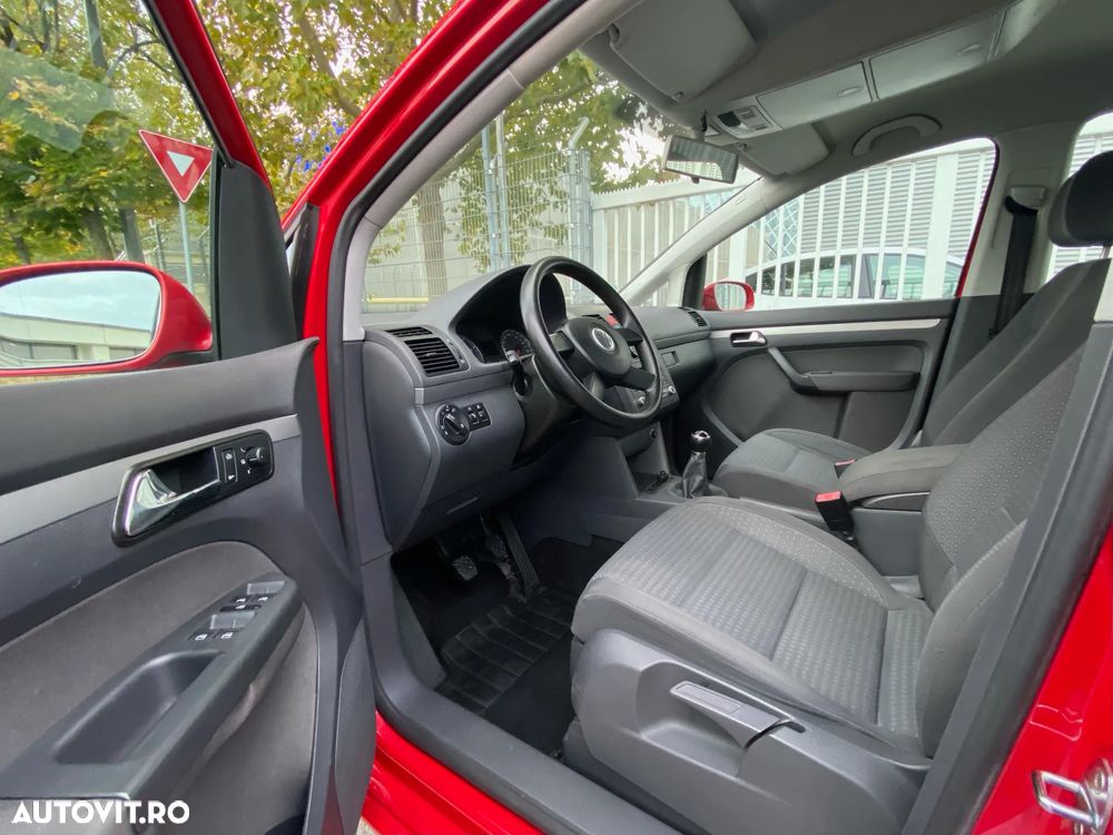 Volkswagen Touran - 6