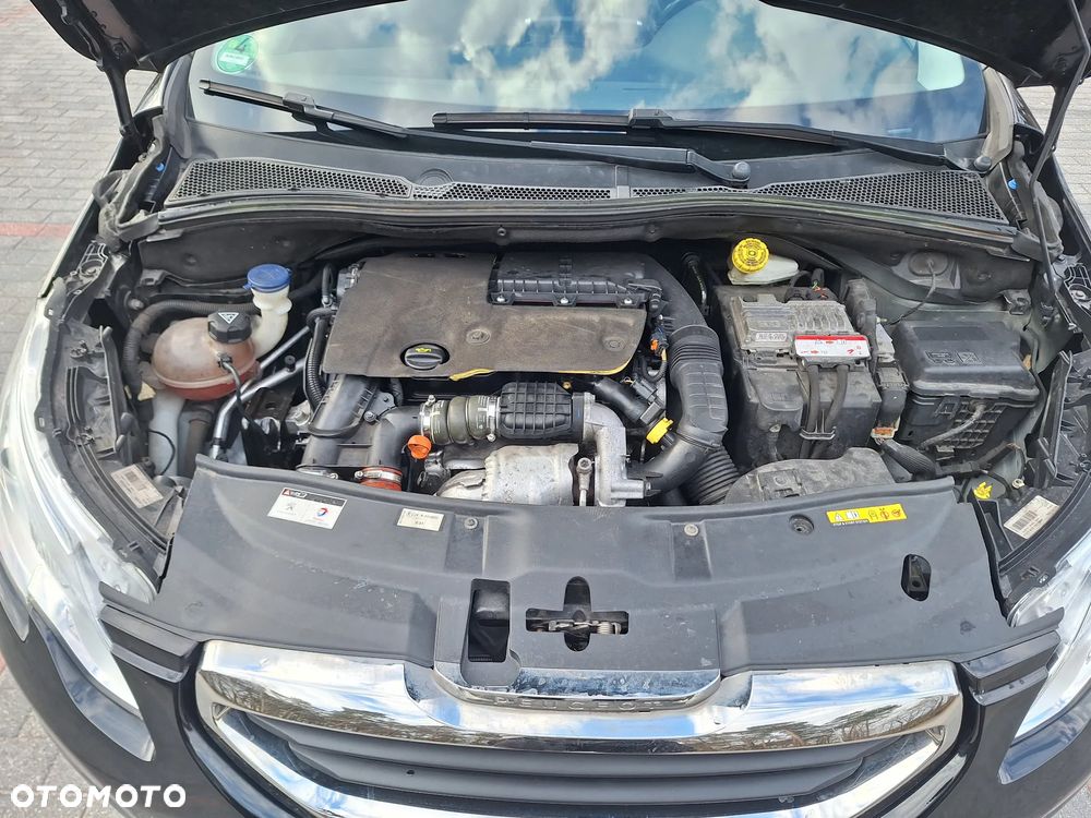 Peugeot 2008 BlueHDi 100 STOP & START Allure - 9