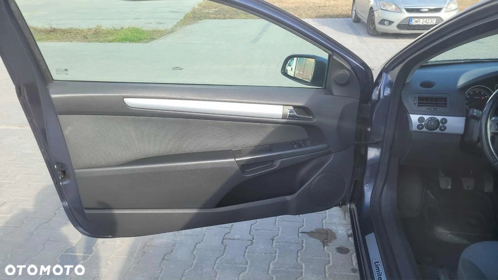 Opel Astra III GTC 1.4 Enjoy - 8