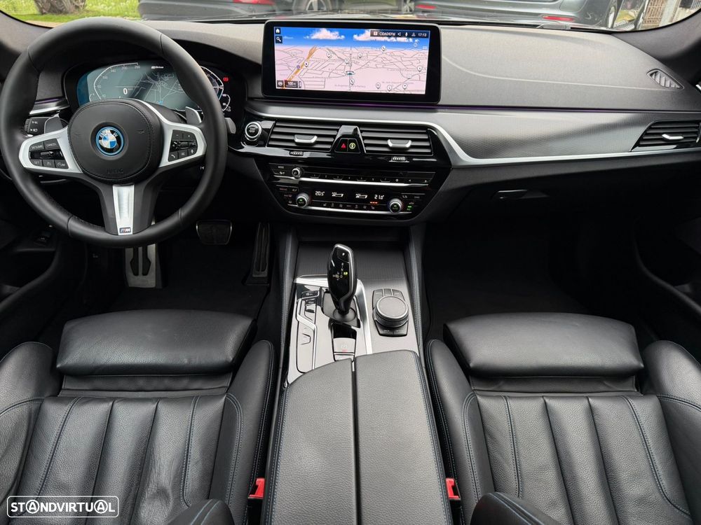 BMW 530 e Pack Desportivo M - 24
