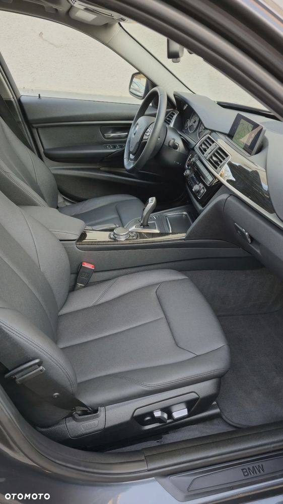 BMW Seria 3 320i Edition M Sport Shadow - 18