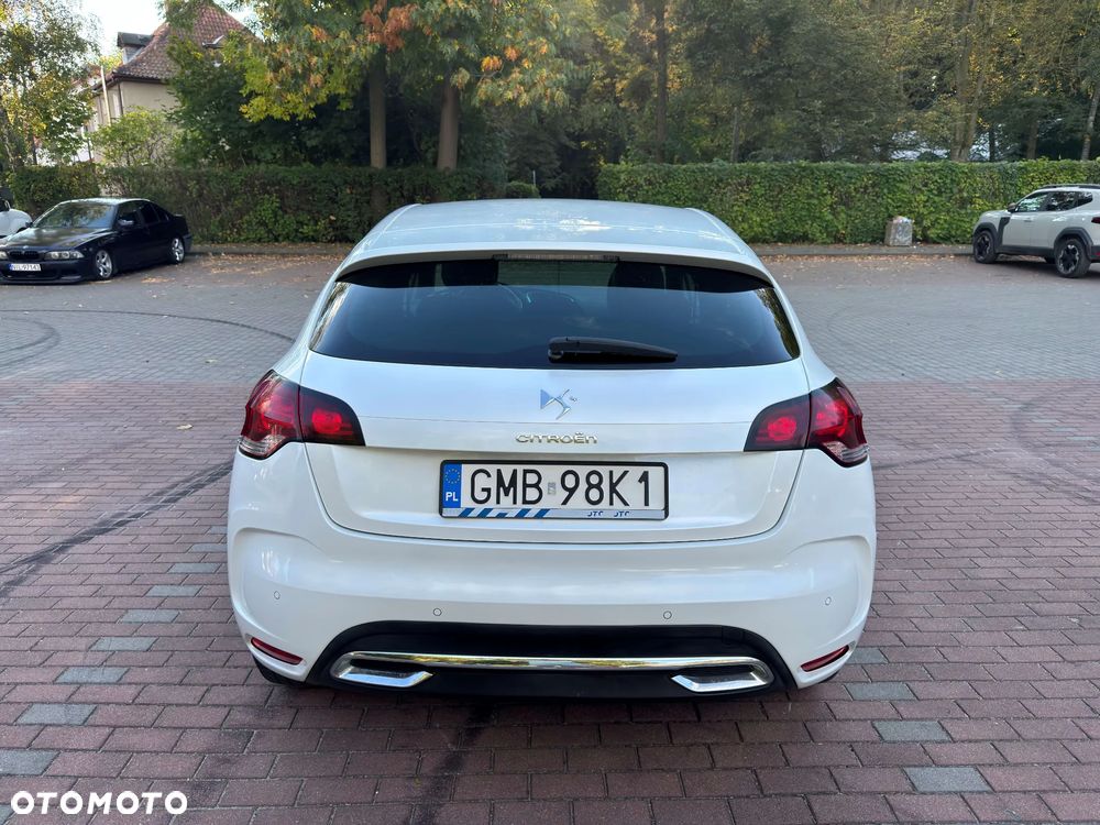 Citroën DS4 1.6 e-HDi SoChic MCP - 5