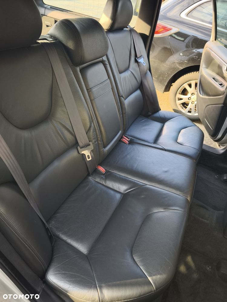 Volvo V70 2.4 - 8
