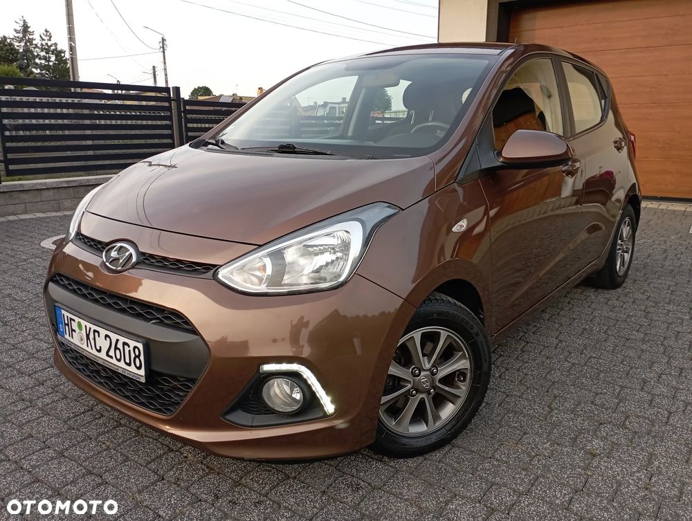 Hyundai i10 1.0 Fifa World Cup Edition - 1