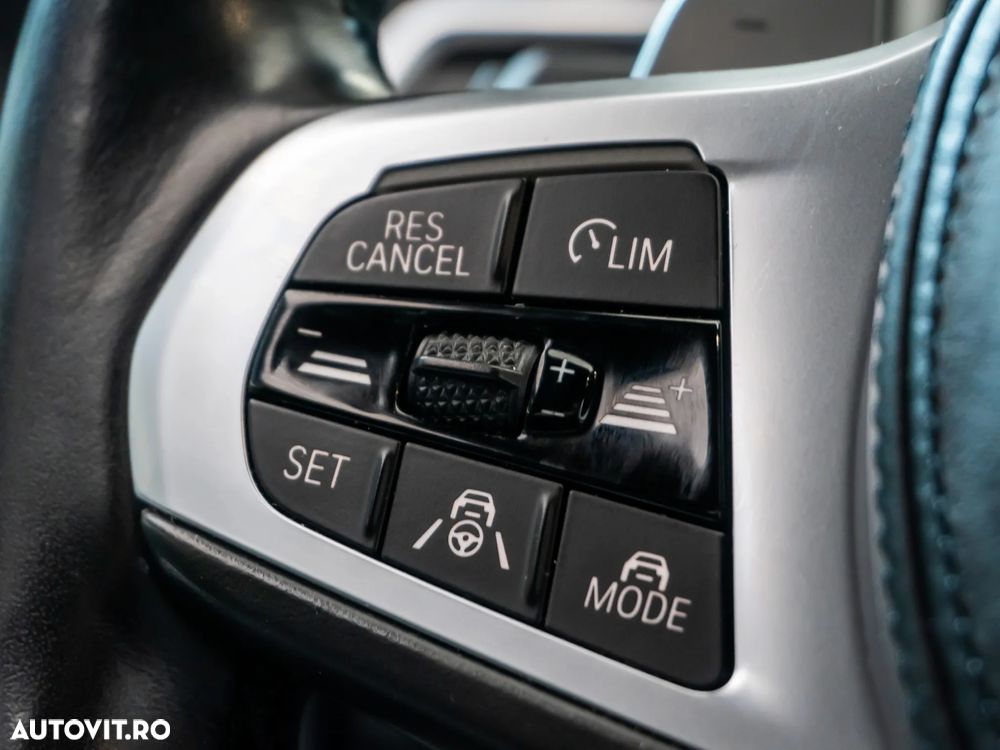 BMW Seria 3 330e Aut. M Sport - 25