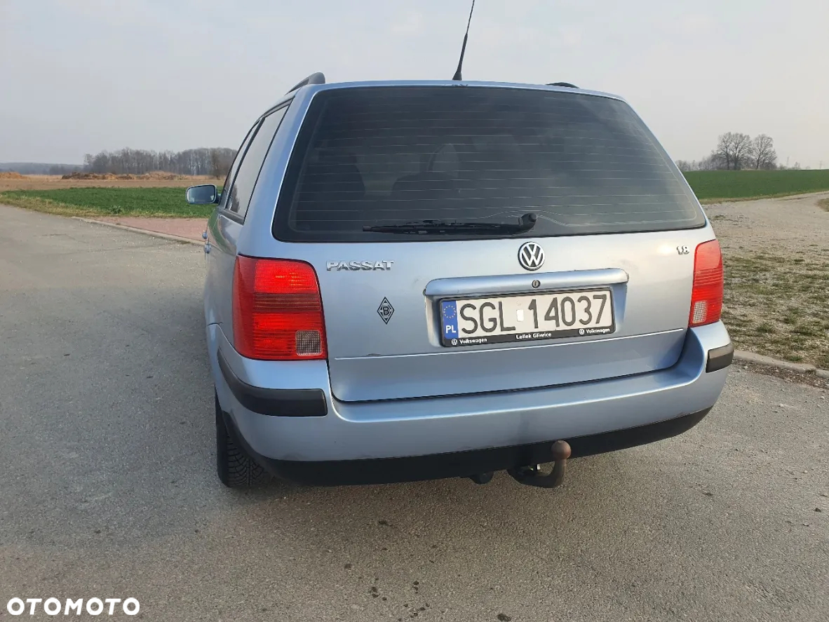 Volkswagen Passat 1.8 Comfortline - 23