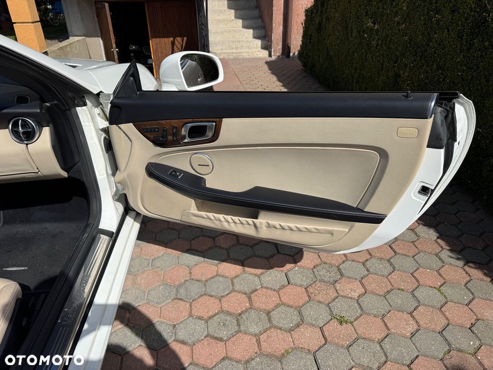 Mercedes-Benz SLK 250 (BlueEFFICIENCY) 7G-TRONIC - 27
