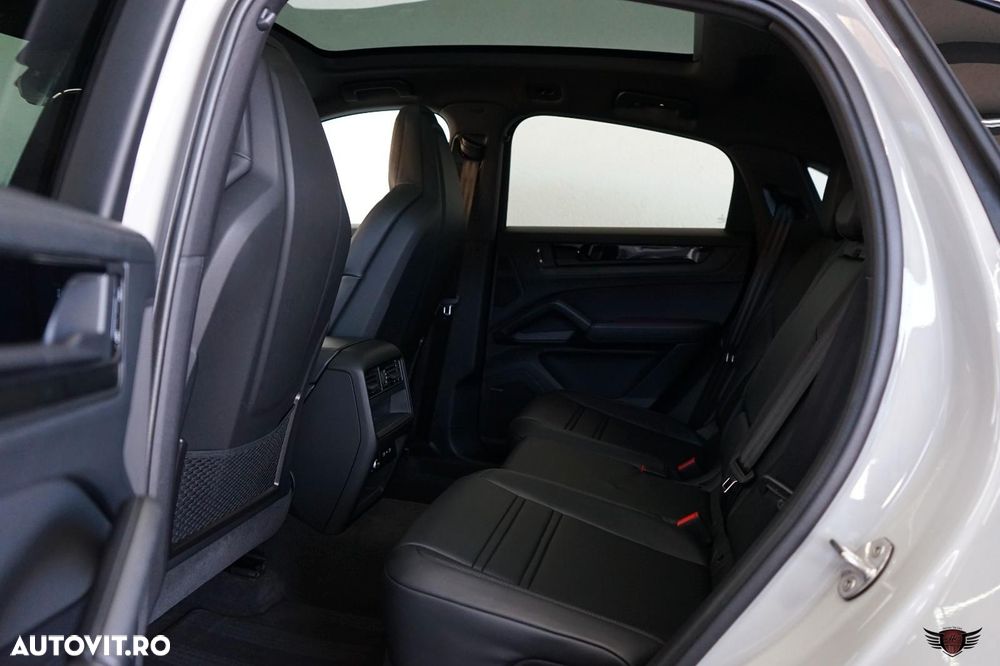 Porsche Cayenne E-Hybrid Tiptronic S Black Edition - 32