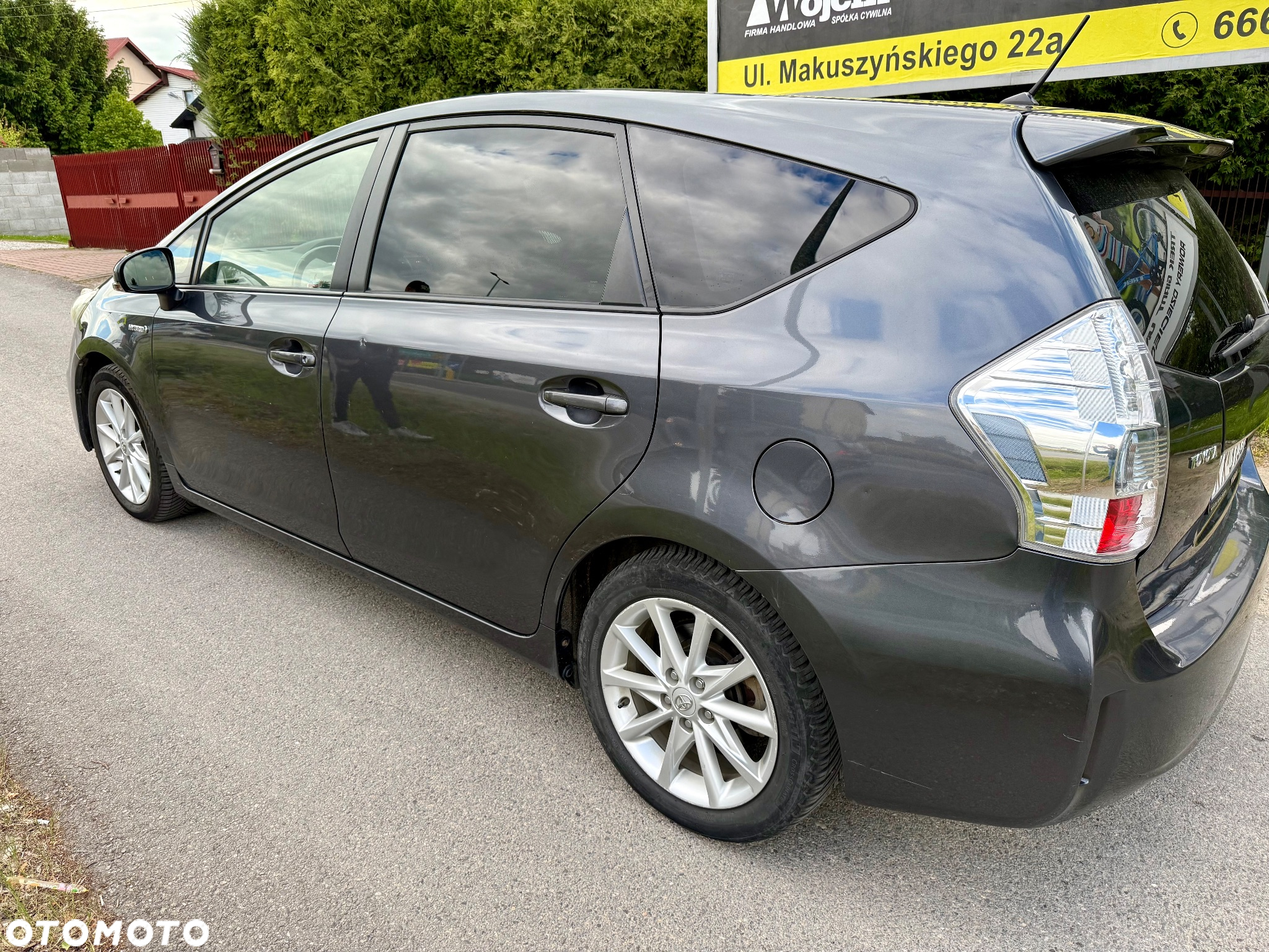 Toyota Prius+ - 4