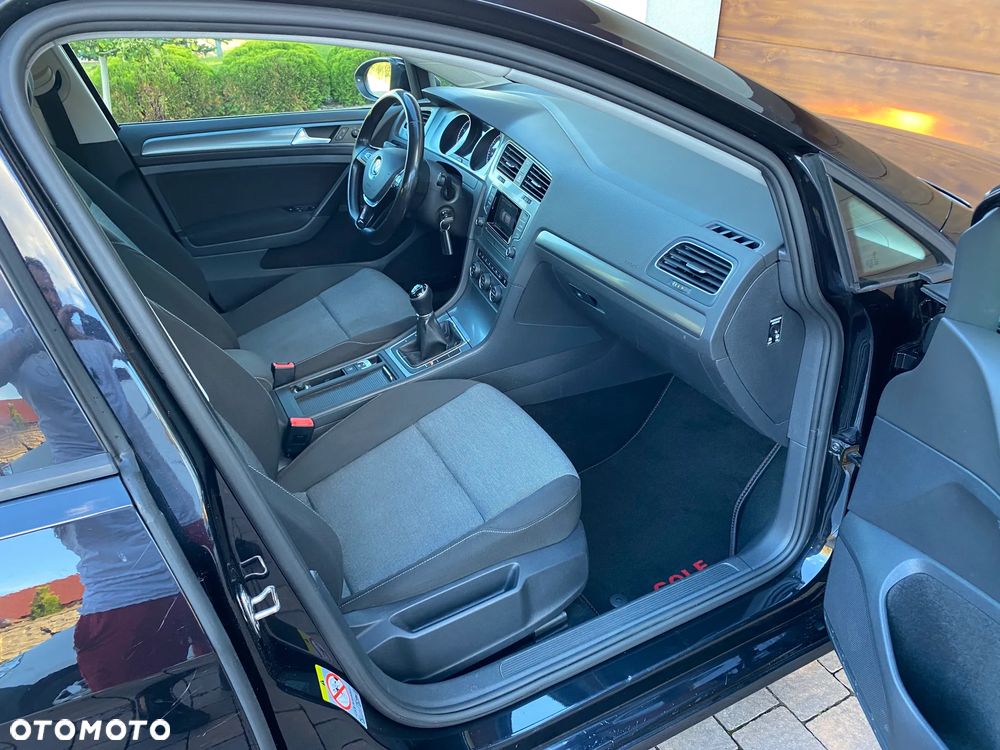 Volkswagen Golf - 9