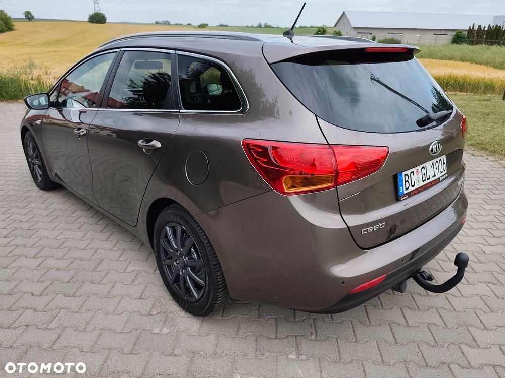 Kia Ceed 1.6 CRDi 128 Fifa World Cup Edition - 21